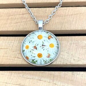SALE 3 for $15 Daisy Necklace New